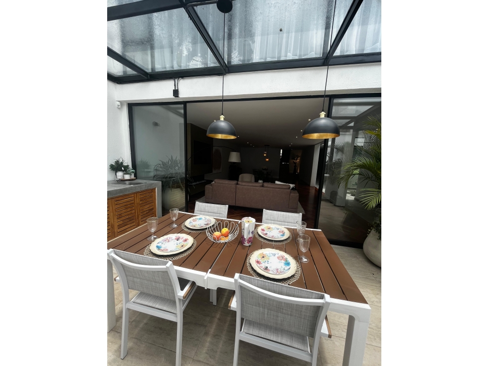 SE VENDE HERMOSA CASA EN SANTA BARBARA ALTA
