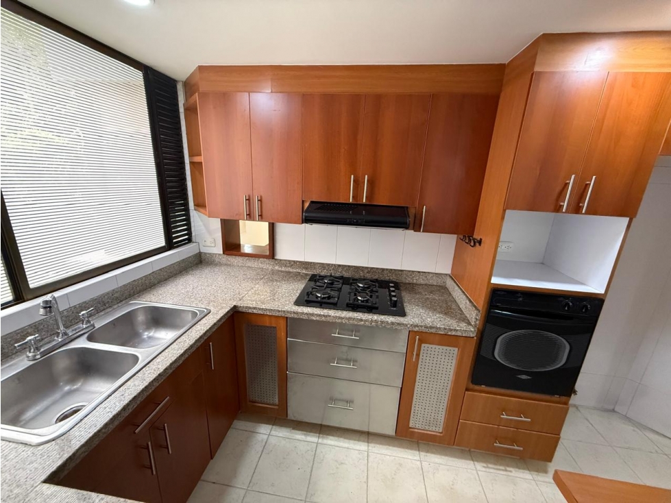 COD: 4034 -- Apartamento En Arriendo - El Poblado, Medellín — foto 3