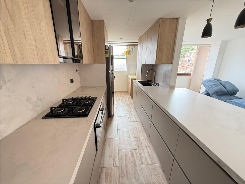 COD: 4043 -- Apartamento - El Poblado, Medellín