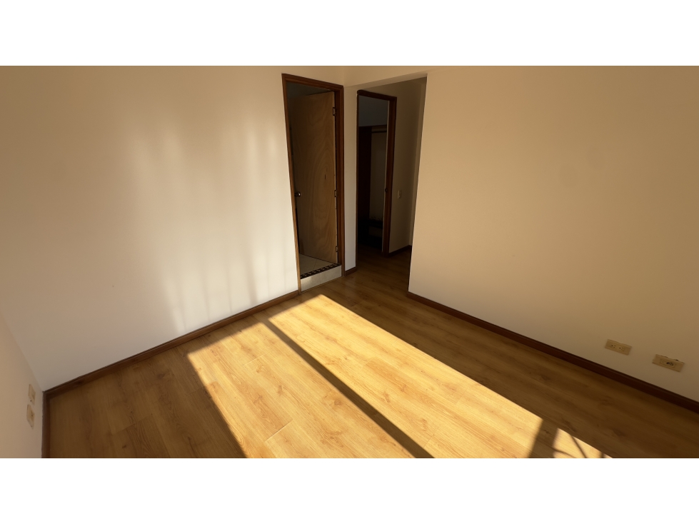 COD: 3589 - APARTAMENTO EN VENTA EN MEDELLÍN CASTROPOL — foto 4