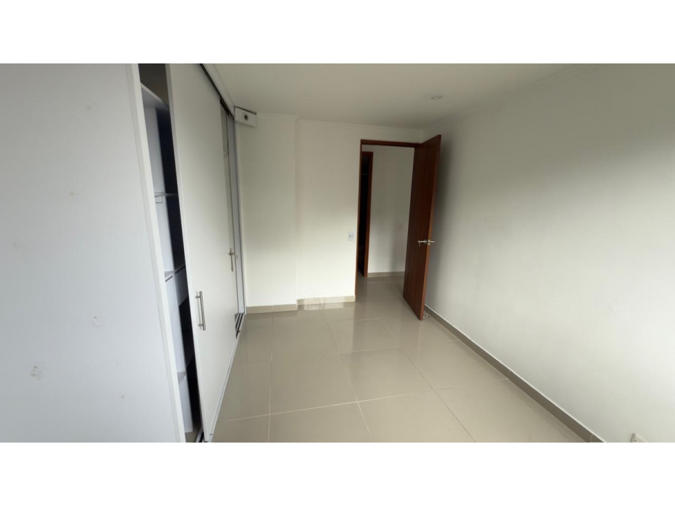 COD: 4004 -- Apartamento En Arriendo - La Castellana, Medellín — foto 2