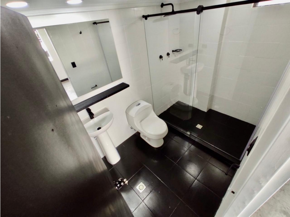 COD: 4172 -- Apartamento - La Aguacatala, Medellín — foto 4