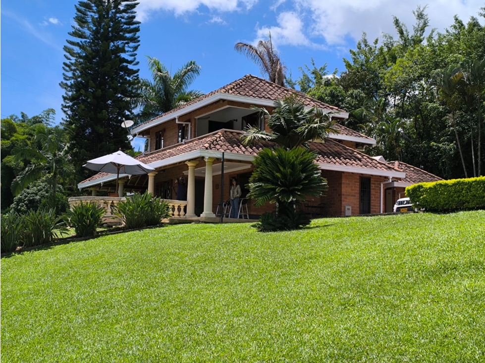 COD: 3594 - Se vende hermosa finca en Girardota Dos niveles — foto 2