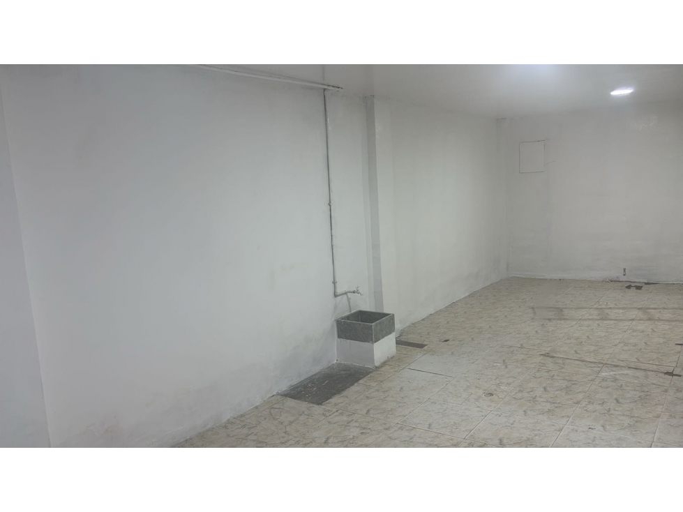 COD: 3879 -- Local En Arriendo - San Fernando, Medellín — foto 3