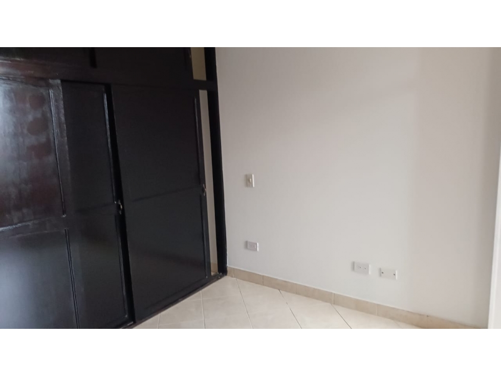 COD: 4111 -- Apartamento - La Loma De Los Bernal, Medellín