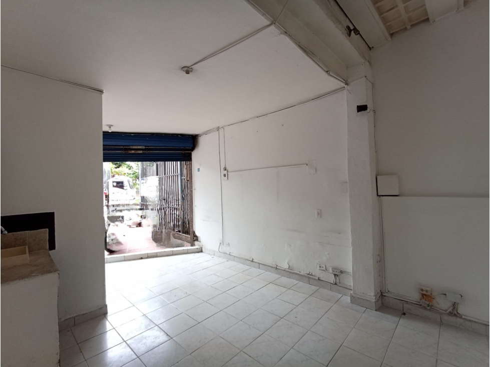 COD: 4126 -- Local - San Fernando, Medellín