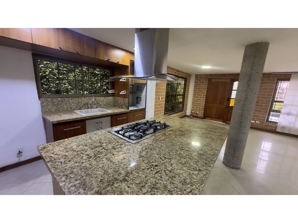 COD: 1424 -- Casa En Venta - Aves María, Sabaneta