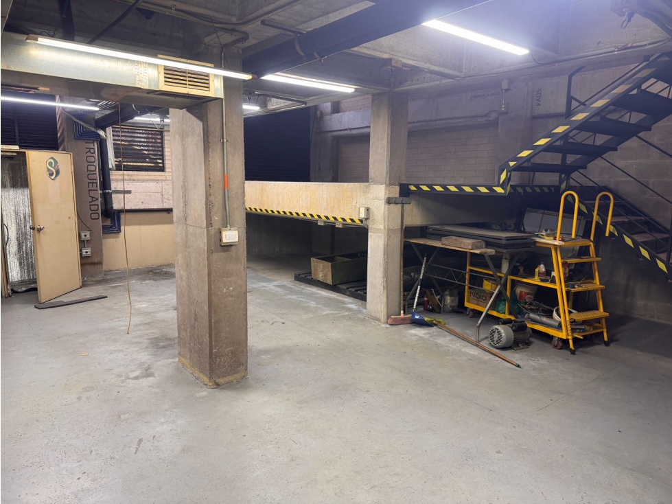 COD: 3966 -- Bodega En Venta - Santa Fe, Medellín - 2