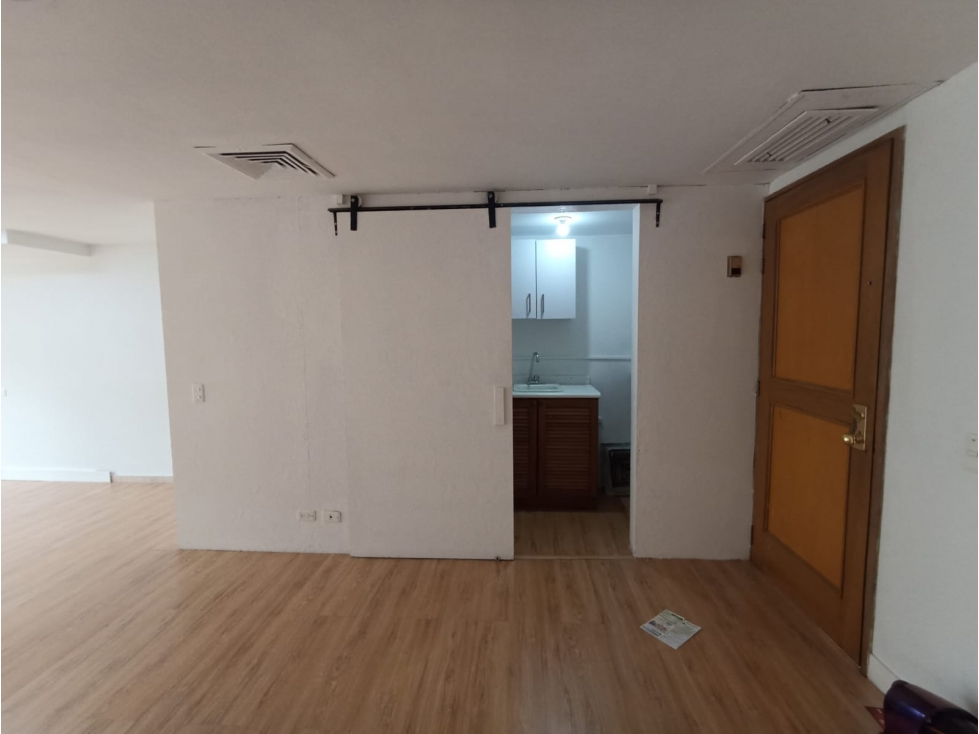 COD: 3190 -- Oficina En Arriendo - El Poblado, Medellín