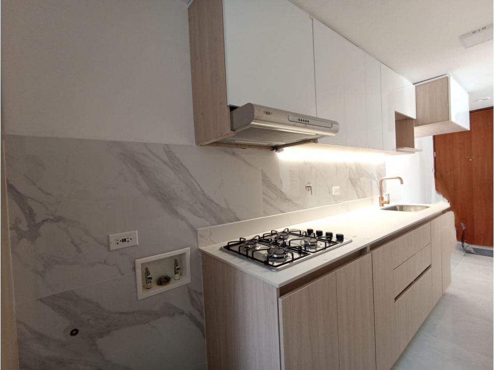 COD: 4151 -- Apartamento - El Poblado, Medellín