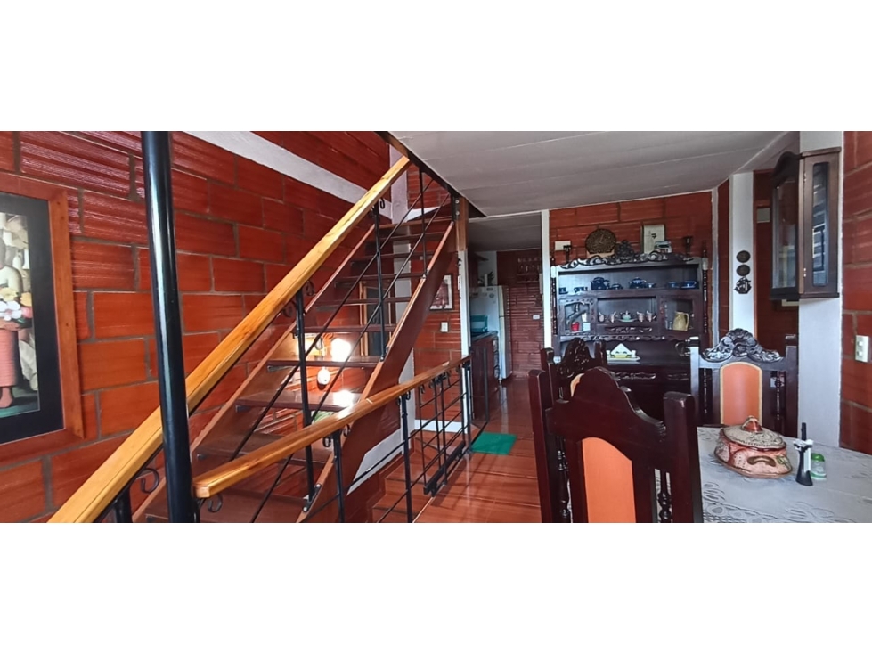 COD: 3484 - Casa de Dos Niveles en Venta El Carmen de Viboral — foto 2