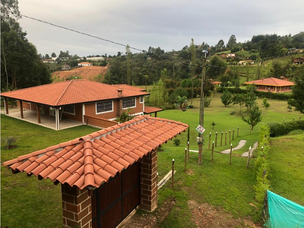 COD: 3665 - CASA FINCA EN VENTA GUARNE, SECTOR JUAN XXIII — foto 2