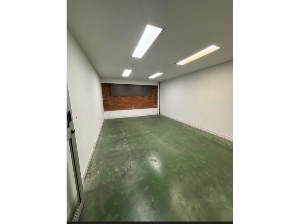 COD: 3767 -- Bodega En Arriendo - Prados De Sabaneta, Sabaneta - 4
