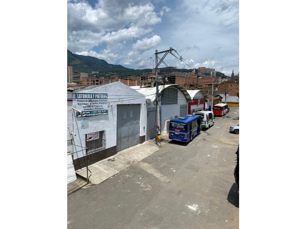 COD: 3104 - Bodega en venta en Boston Medellín | Área total 530 m²