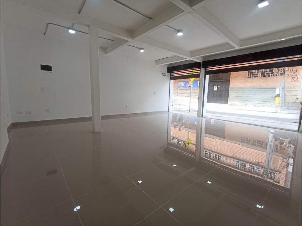COD: 4092 -- Local - Zona Centro, Envigado