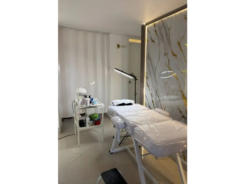 COD: 4127 -- Local - La Castellana, Medellín — foto 4