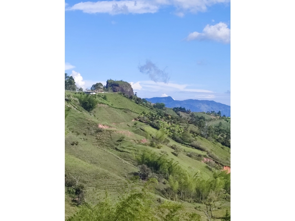 COD: 4132 -- Terreno - Peñol, Guatape