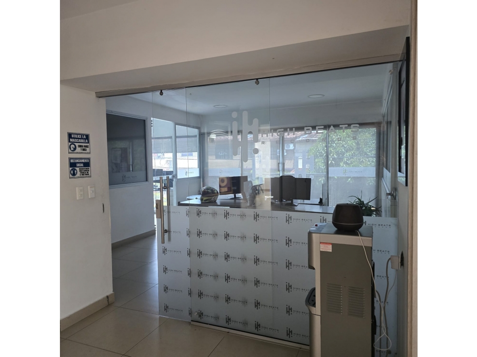 COD: 1734 - Arriendo oficina en Medellín Barrio Los Conquistadores — foto 2