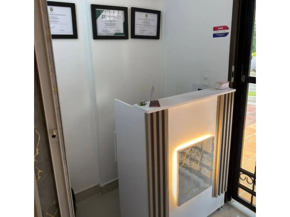 COD: 4127 -- Local - La Castellana, Medellín
