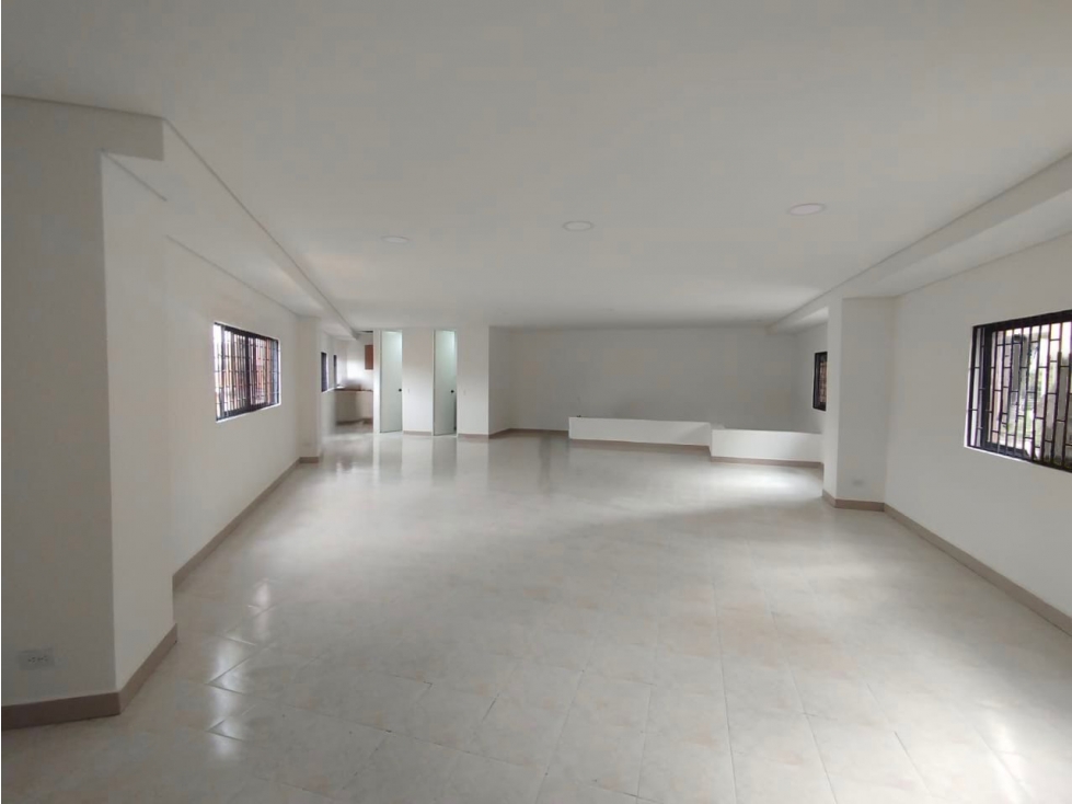COD: 3979 -- Local En Arriendo - Playas De María, Sabaneta