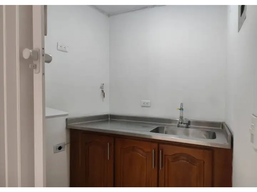 COD: 4127 -- Local - La Castellana, Medellín — foto 5