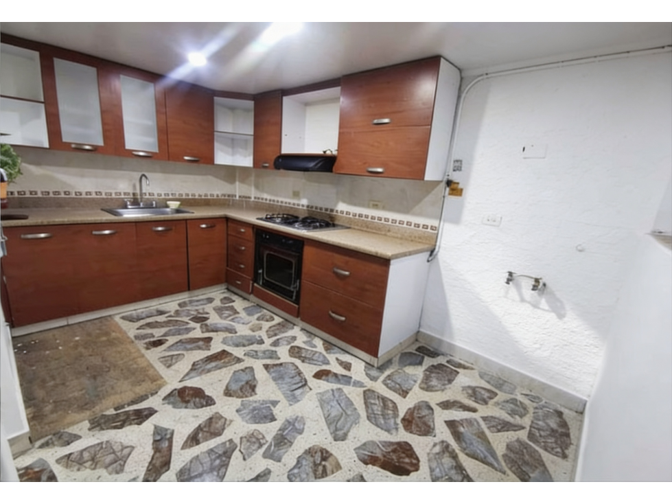 COD: 1314 -- Casa - La Almeria, Medellín