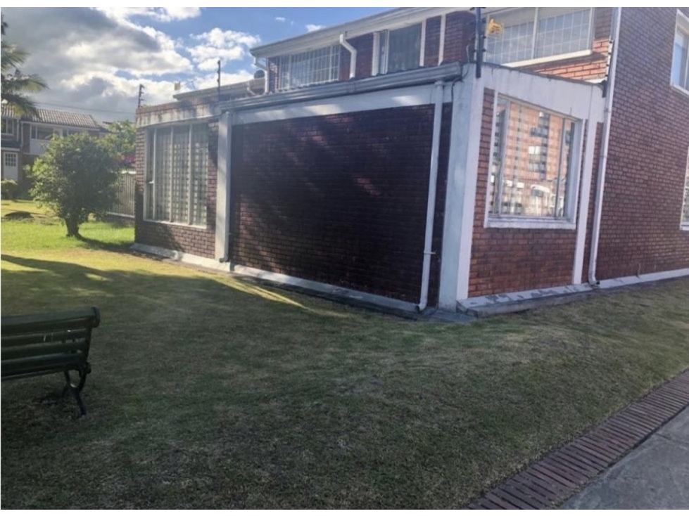 VENDO HERMOSA CASA EN NIZA CORDOBA REMODELADA
