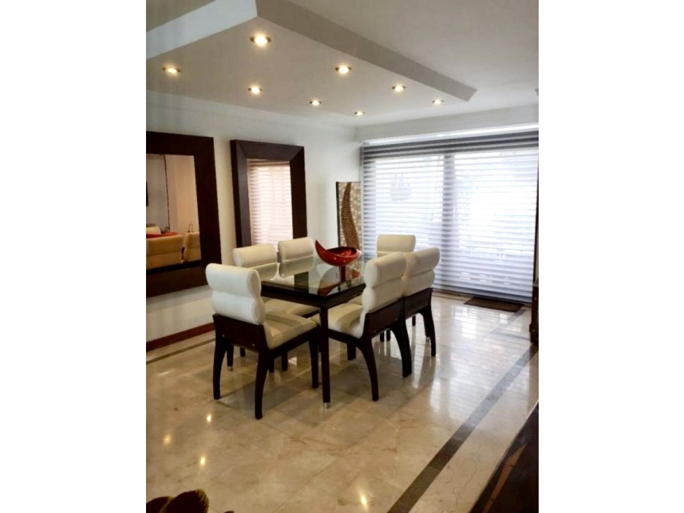 VENDO HERMOSA CASA EN GRATAMIRA REMODELADA