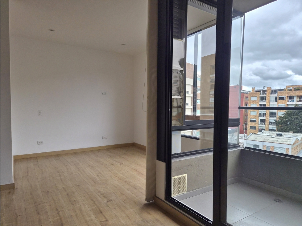 VENDO APARTAMENTO DÚPLEX SANTA BARBARA ORIENTAL CON TERRAZA — foto 5