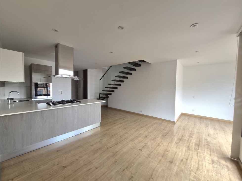 VENDO APARTAMENTO DÚPLEX SANTA BARBARA ORIENTAL CON TERRAZA — foto 3