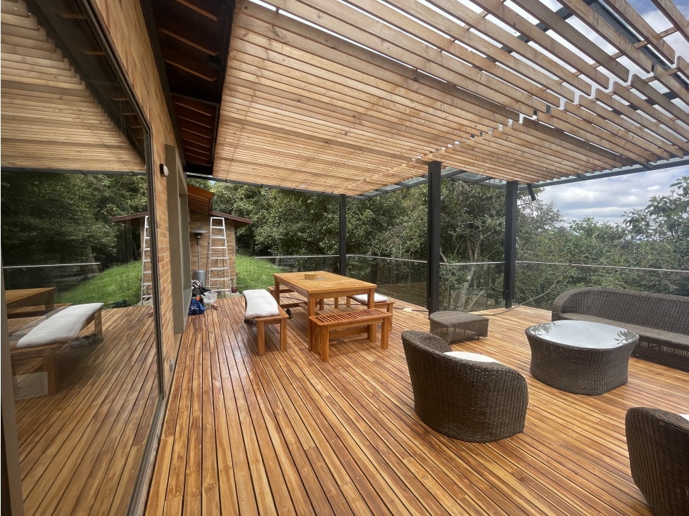 VENDO HERMOSA CASA YERBABUENA