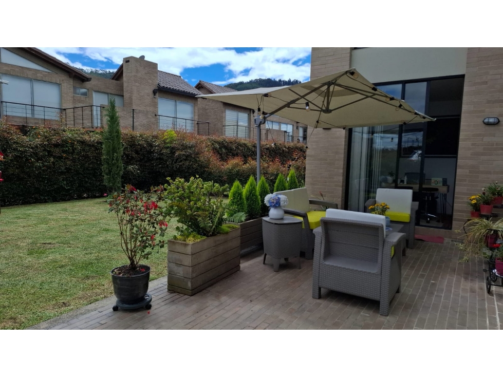 VENDO HERMOSA CASA EN CONJUNTO CERRADO EN CAJICA