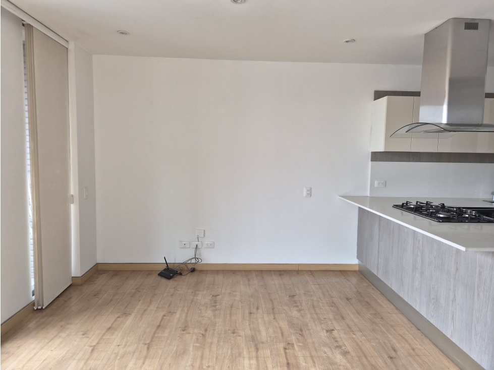 VENDO APARTAMENTO DÚPLEX SANTA BARBARA ORIENTAL CON TERRAZA — foto 6