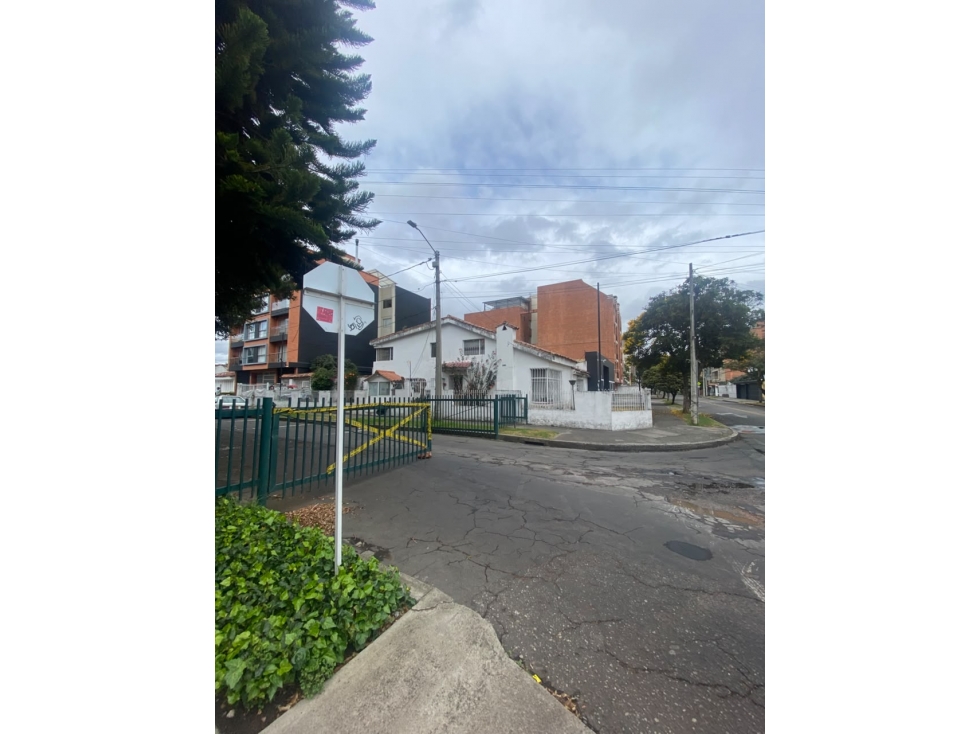 Venta de lote esquinero en nueva autopista, Bogotá