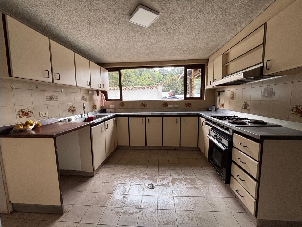 Venta o arriendo de lote con 4 casas en San José de Bavaria, Bogotá — foto 5