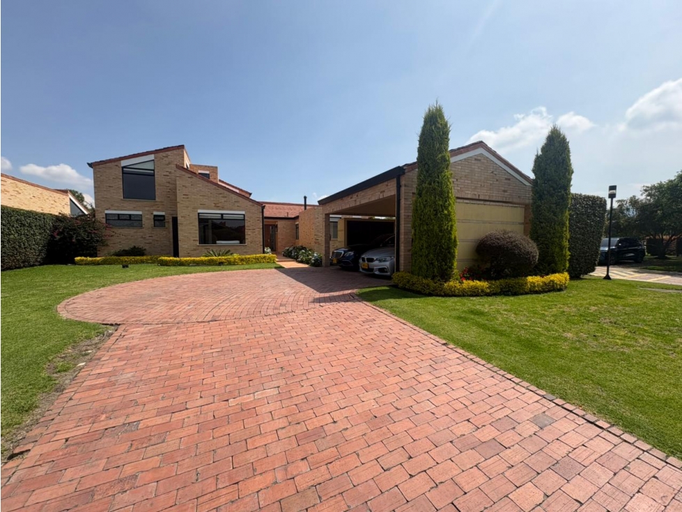 Casa en venta en condominio exclusivo en Cajicá