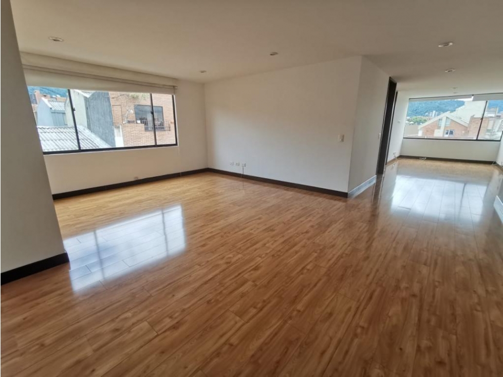 Apartamento en venta en Santa Barbara Alta, Bogotá — foto 2