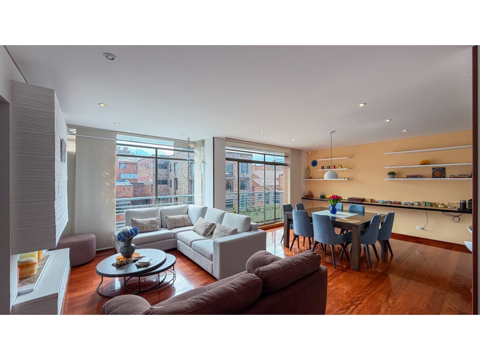 Apartamento en venta en Santa Barbara Central, Bogotá — foto 2