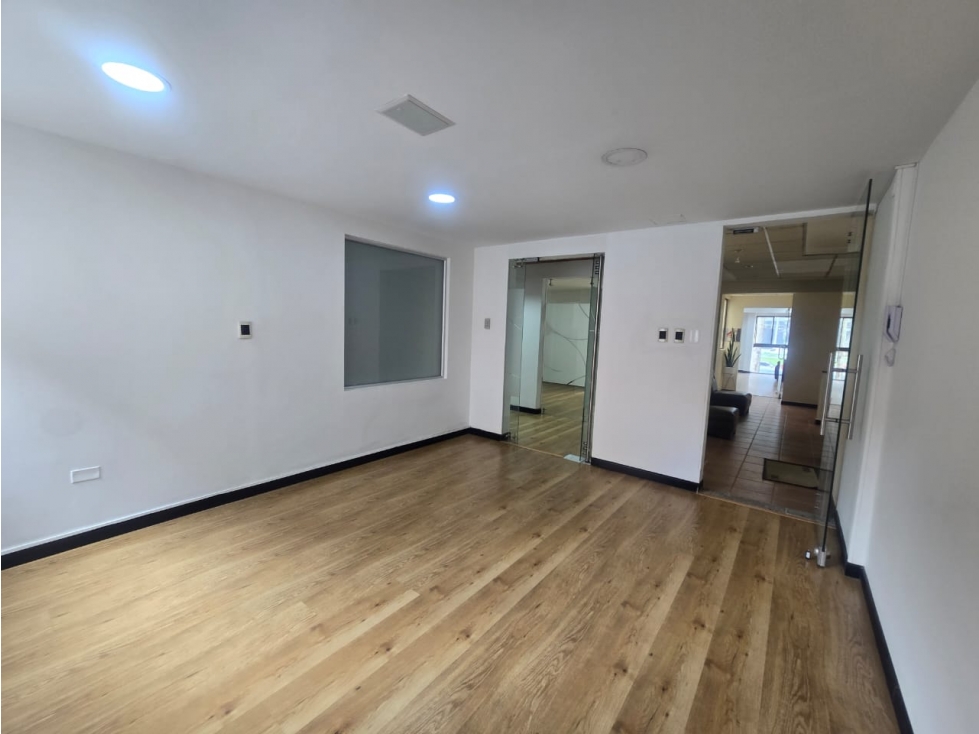 Oficina en venta en San Patricio, Bogotá — foto 3
