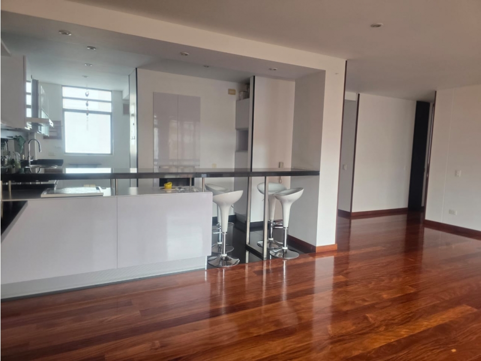 Apartamento en venta en Santa Barbara Central, Bogotá — foto 4