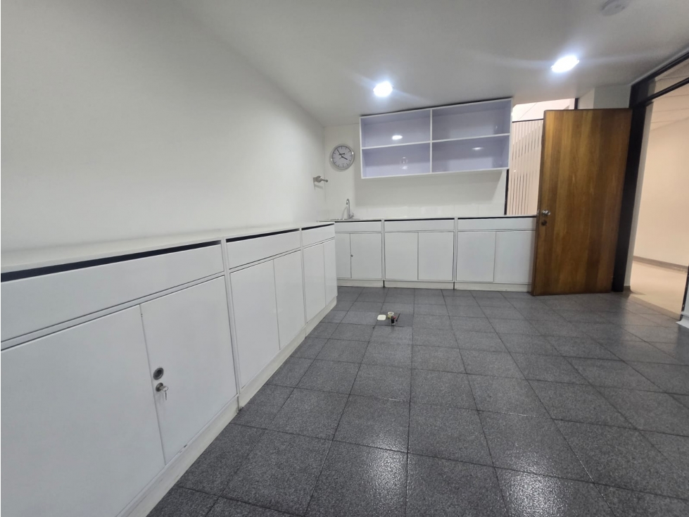 oficina en arriendo en Chico Norte, Bogotá — foto 2