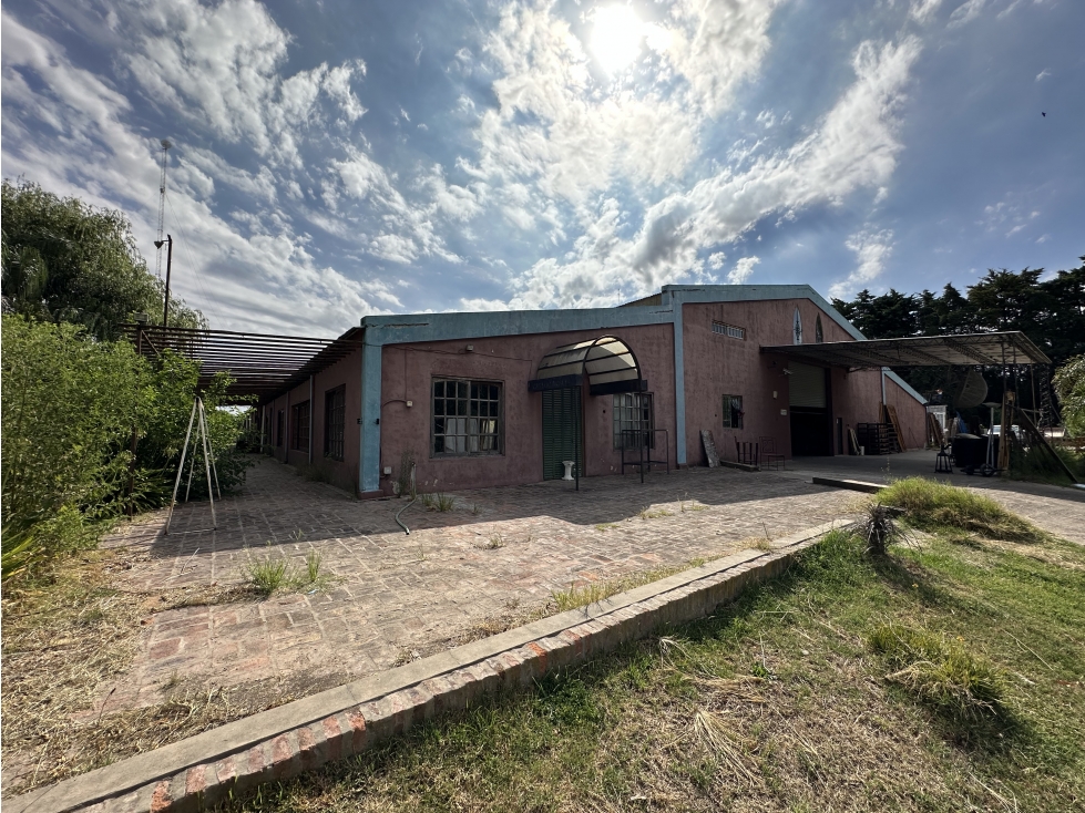 VENTA GALPÓN TURÍSTICO COMERCIAL LUJÁN - CARLOS KEEN - 4