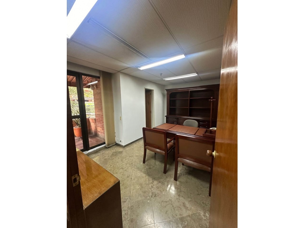 OFICINA DISPONIBLE AV POBLADO — foto 4