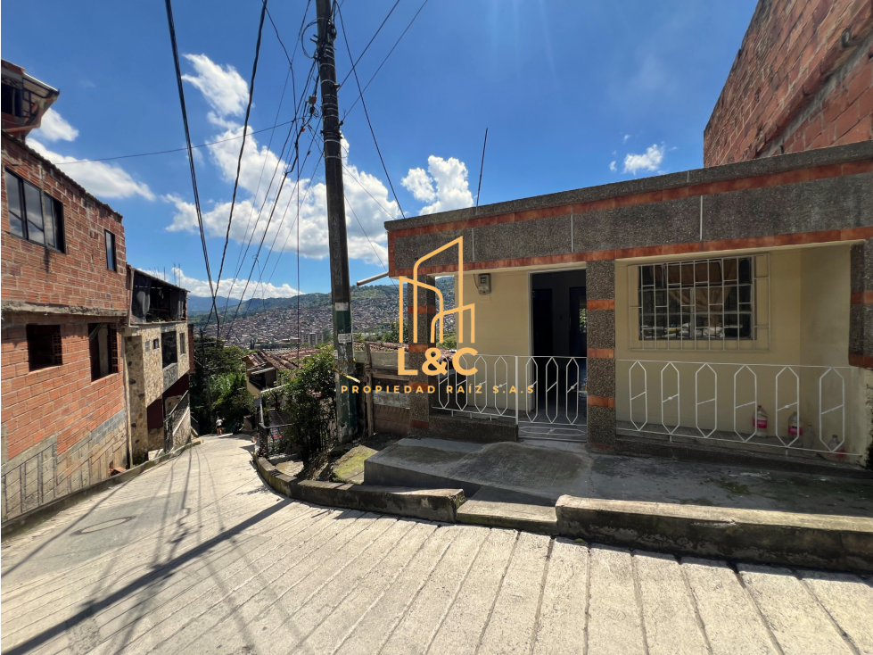 Casa en venta en San Javier, Medellín