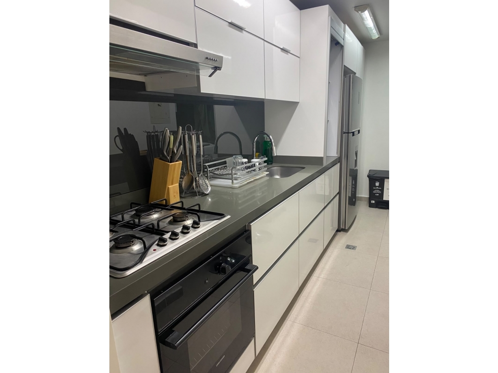ARRIENDO APTO AMOBLADO EN ROSALES, 2 ALCOBAS Y ESTUDIO — foto 4