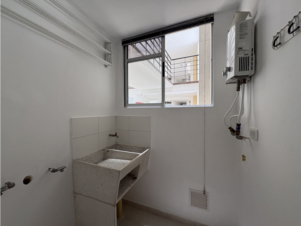 Venta apartamento en la Av Sur de Pereira, vista hacia la carretera — foto 3