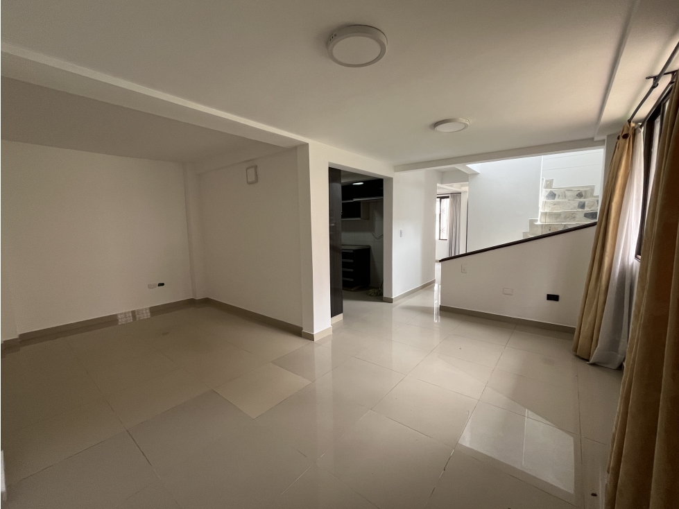 Venta de casa de tres pisos en Dosquebradas -Barrio Valher — foto 4