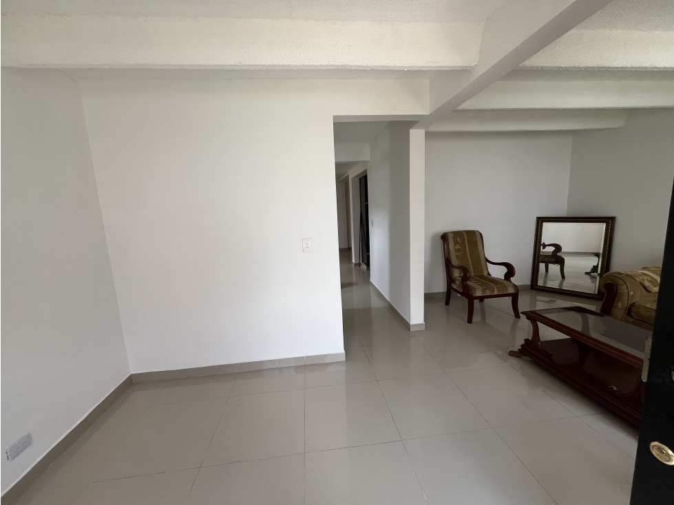 Venta de casa de tres pisos en Dosquebradas -Barrio Valher — foto 3