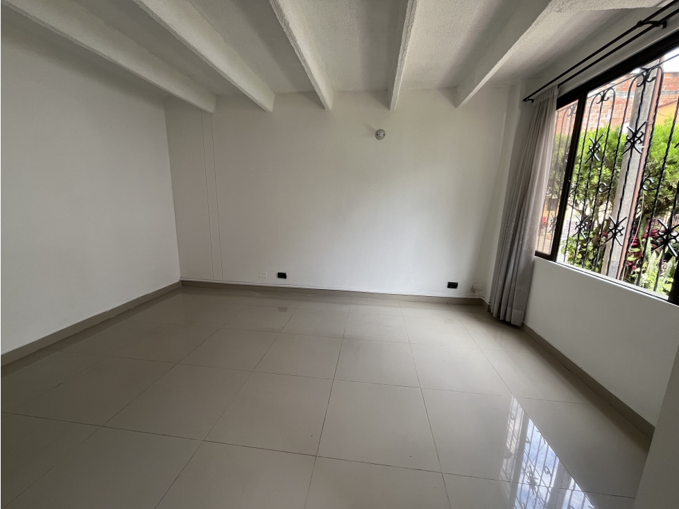 Venta de casa de tres pisos en Dosquebradas -Barrio Valher — foto 2