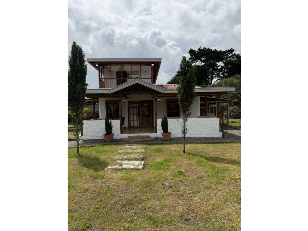 VENTA DE FINCA EN SANTA ELENA SECTOR BARRO BLANCO EXCELENTE UBICACIÓN